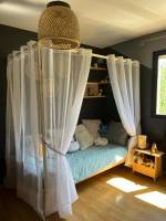 Marie HARE - Marie Hare